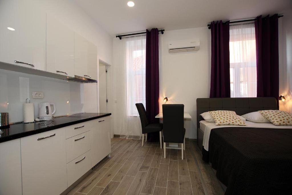 Sophie The Center Of The Old Town Appartement Zadar Buitenkant foto